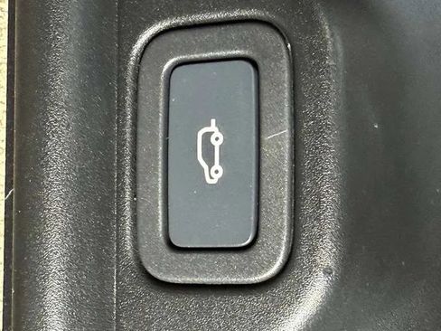 Used 2013 Land Rover Range Rover HSE AWD/4WD image 12