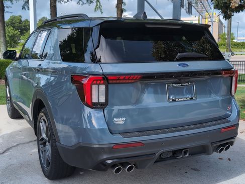 Used 2025 Ford Explorer ST AWD/4WD image 8