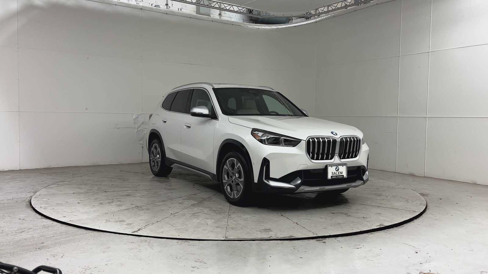 Used 2024 BMW X1 xDrive28i w/ Convenience Package AWD/4WD image 3