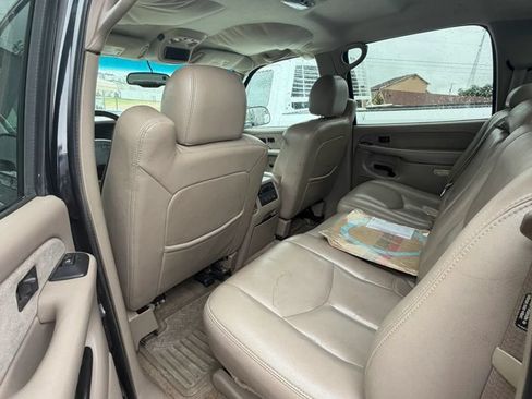 Used 2003 GMC Sierra 1500 SLT w/ SLT Preferred Equipment Group AWD/4WD image 4