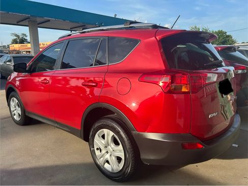 Used 2015 Toyota RAV4 LE FWD image 2