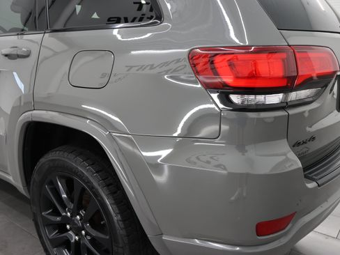 Used 2020 Jeep Grand Cherokee Altitude AWD/4WD image 32