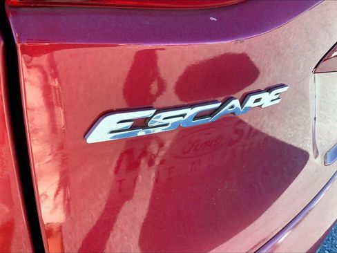 Used 2016 Ford Escape SE w/ Equipment Group 201A image 30
