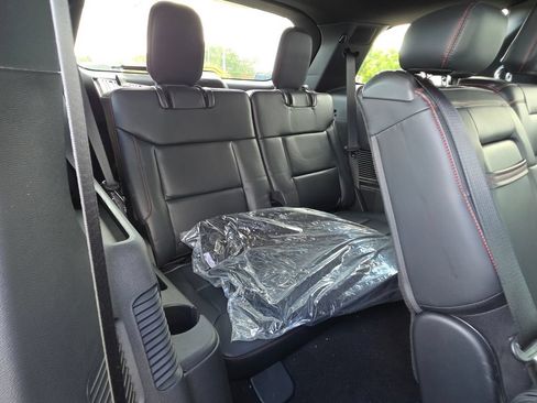 Used 2025 Ford Explorer ST-Line RWD image 20