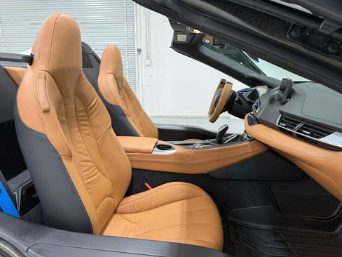 Used 2019 BMW i8 Roadster AWD/4WD image 10
