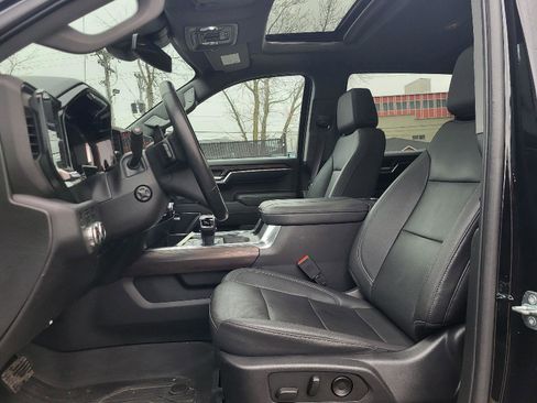 Used 2023 GMC Sierra 1500 SLT w/ SLT Premium Package image 9