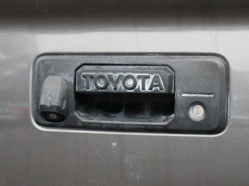 Used 2015 Toyota Tundra SR5 w/ TRD Off Road Package AWD/4WD image 43