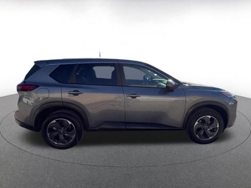 Used 2025 Nissan Rogue SV FWD image 16