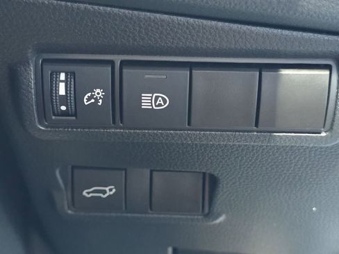Used 2024 Toyota Corolla Cross XLE w/ Convenience Package FWD image 32