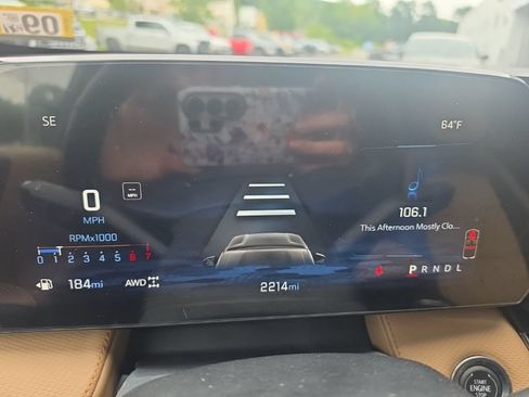 Used 2025 Chevrolet Equinox ACTIV w/ Safety and Technology Package AWD/4WD image 20