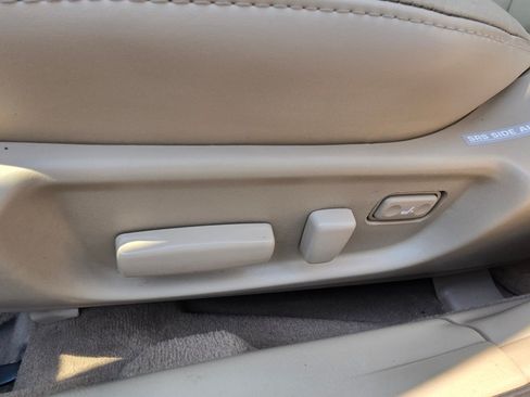 Used 2002 Toyota Avalon XL w/ Luxury Pkg FWD image 53