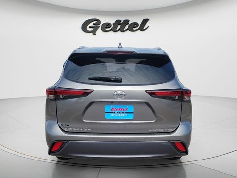 Certified 2026 Toyota Highlander Limited AWD/4WD image 6