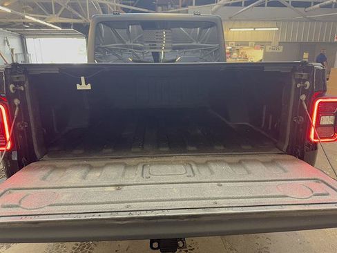 Used 2024 Jeep Gladiator Sport AWD/4WD image 6