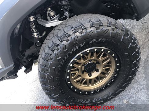 Used 2019 Toyota Tacoma TRD Off-Road image 33