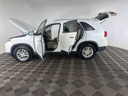 Used 2015 Kia Sorento LX AWD/4WD image 9