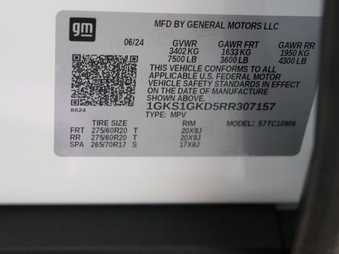 Used 2024 GMC Yukon XL SLT w/ SLT Premium Package image 46