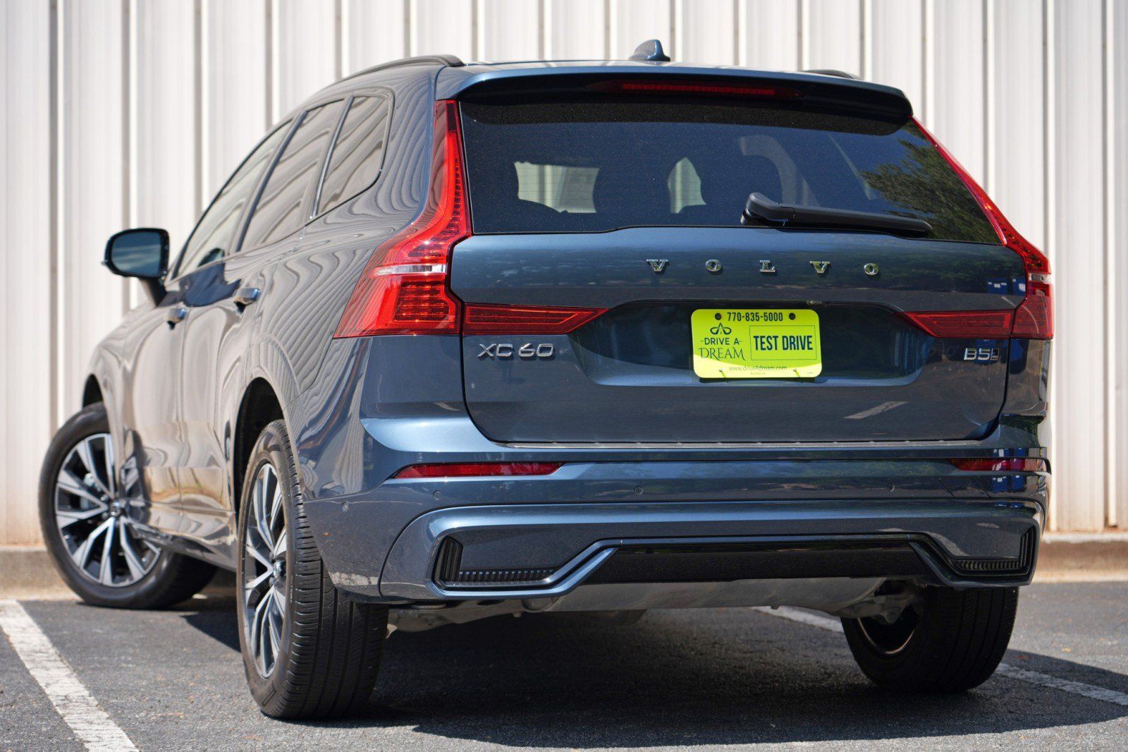 Used 2025 Volvo XC60 B5 Plus w/ Protection Package Premier AWD/4WD image 6