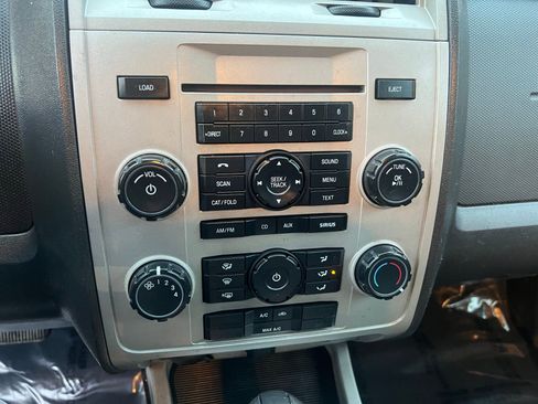 Used 2011 Ford Escape XLT image 17