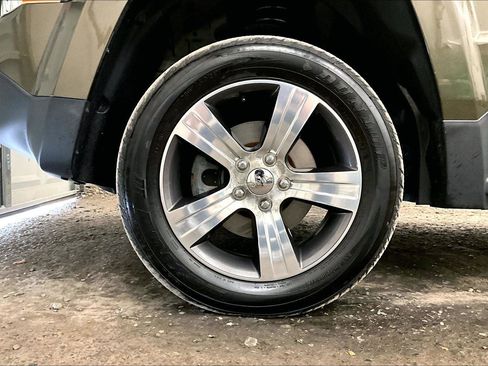 Used 2016 Jeep Patriot High Altitude image 9