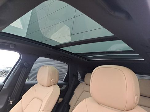 New 2026 Porsche Cayenne image 37