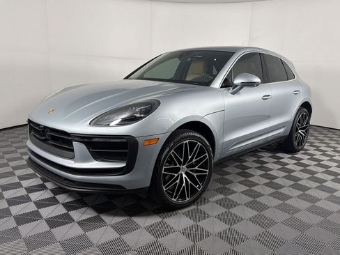 Certified 2026 Porsche Macan AWD/4WD image 1