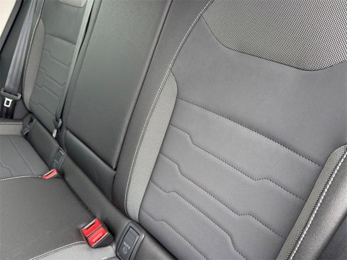 New 2026 Volkswagen Taos SE image 29