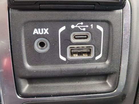 Used 2025 Jeep Wrangler Unlimited Rubicon 4xe w/ Convenience Group AWD/4WD image 24