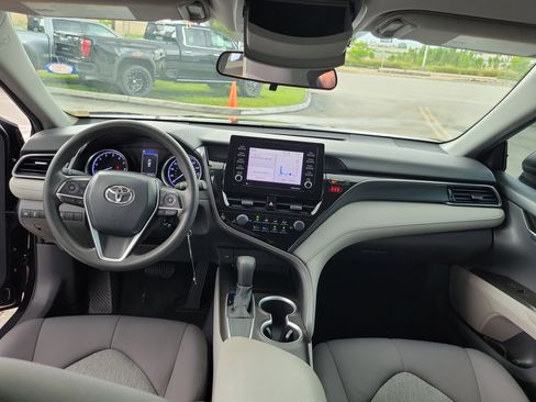 Used 2021 Toyota Camry LE FWD image 16