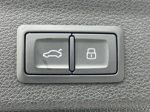 Used 2020 Audi Q3 2.0T Premium w/ Convenience Package image 19