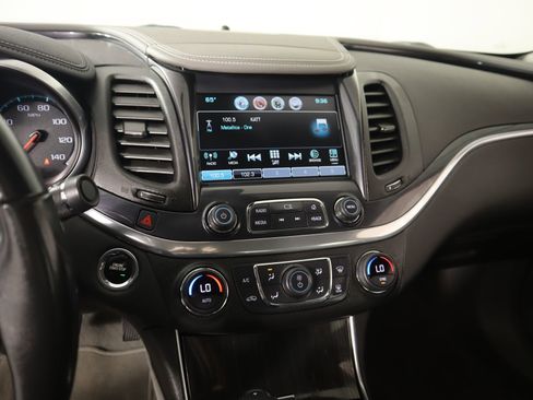 Used 2019 Chevrolet Impala LT FWD image 5