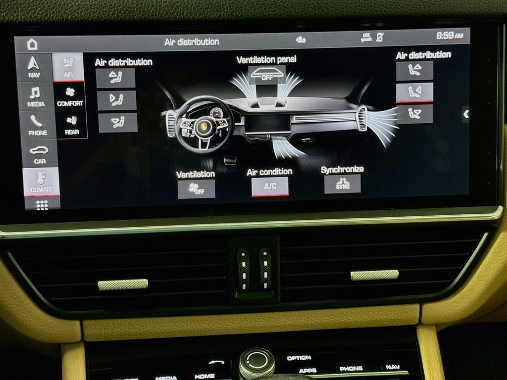 Used 2021 Porsche Cayenne AWD/4WD image 16