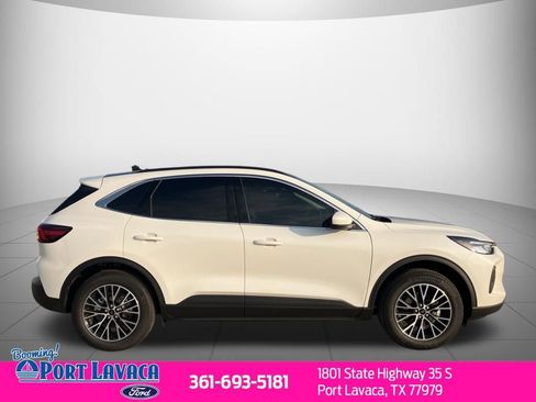 New 2026 Ford Escape SE FWD image 8