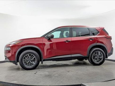 Used 2023 Nissan Rogue S image 3