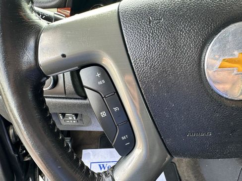 Used 2011 Chevrolet Tahoe LTZ AWD/4WD image 11