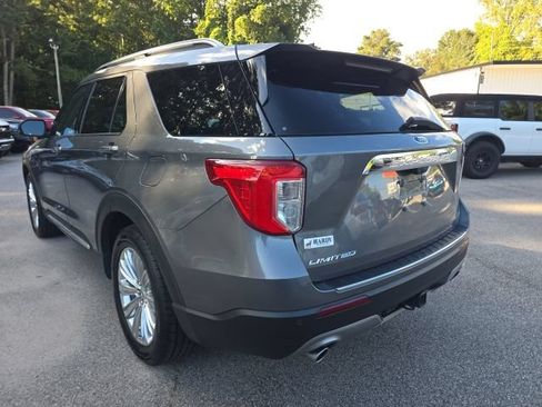 Used 2021 Ford Explorer Limited w/ Equipment Group 301A RWD image 4