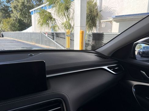 Used 2025 Genesis G70 2.5T image 36