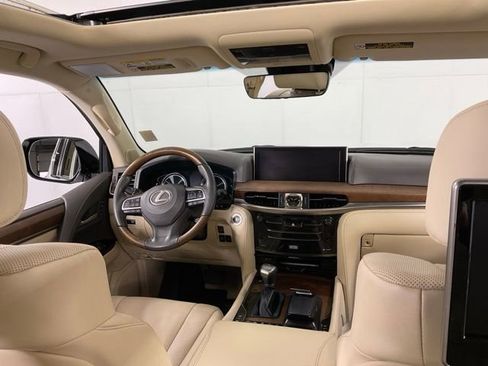 Used 2017 Lexus LX 570 4WD image 16