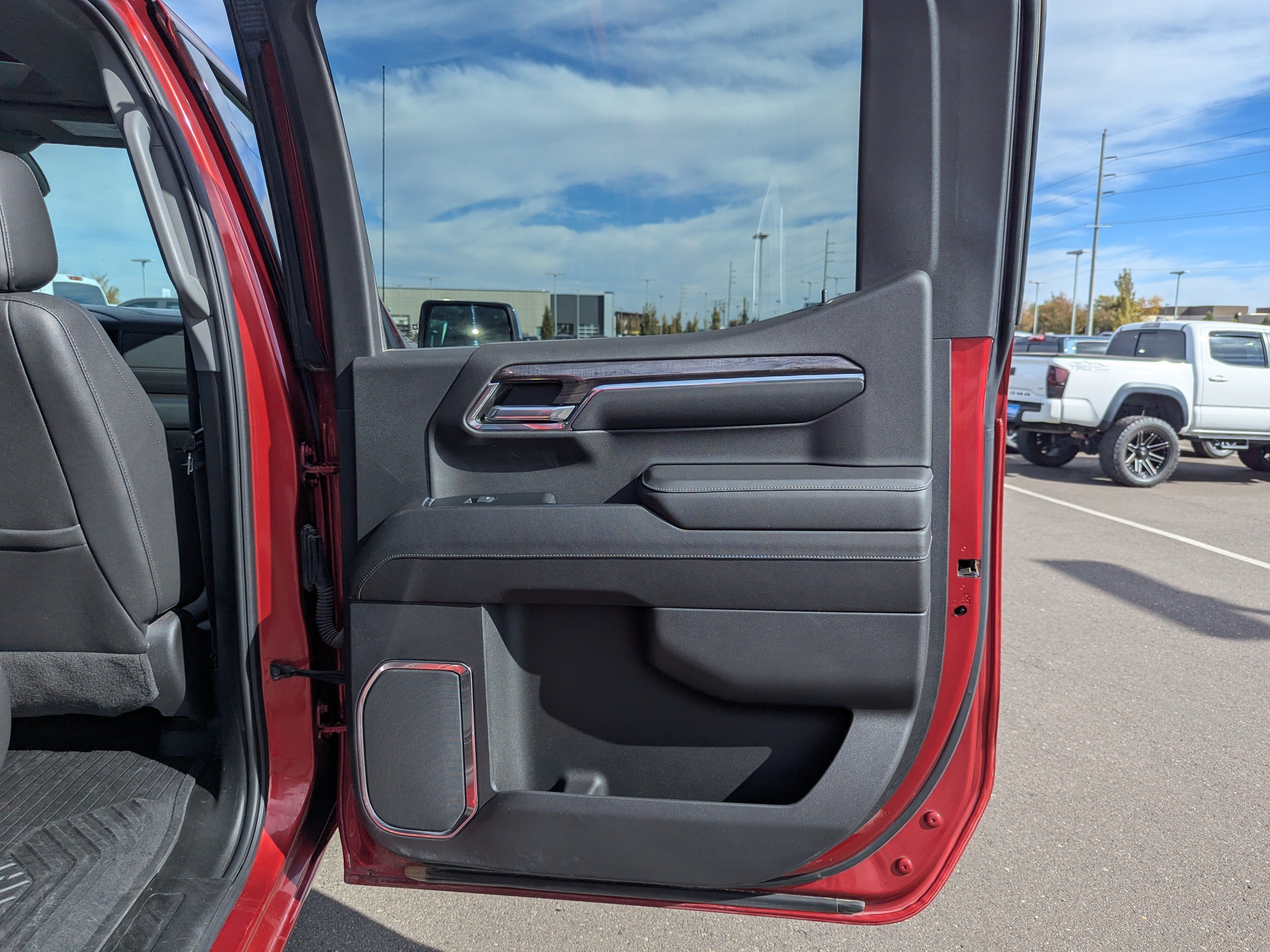 Certified 2023 Chevrolet Silverado 1500 LTZ AWD/4WD image 42