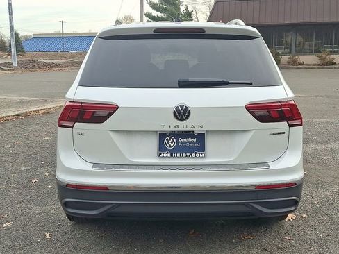 Certified 2023 Volkswagen Tiguan SE image 9