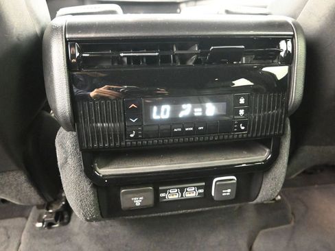 Used 2023 Jeep Wagoneer 2WD w/ Convenience Group I image 18