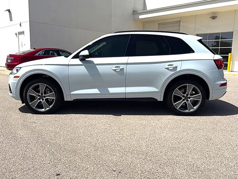 Used 2019 Audi Q5 Prestige w/ Prestige Package AWD/4WD image 4