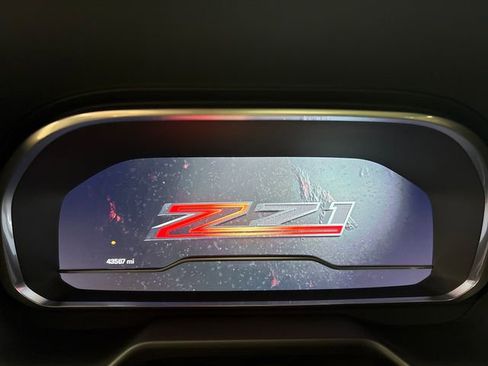 Used 2023 Chevrolet Suburban Z71 w/ Luxury Package image 37