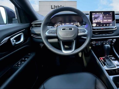 New 2026 Jeep Compass Latitude image 15