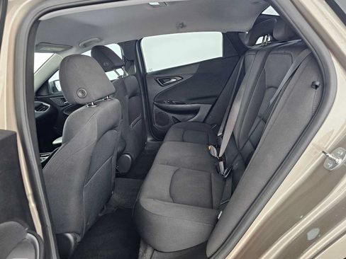 Used 2025 Chevrolet Malibu RS FWD image 16