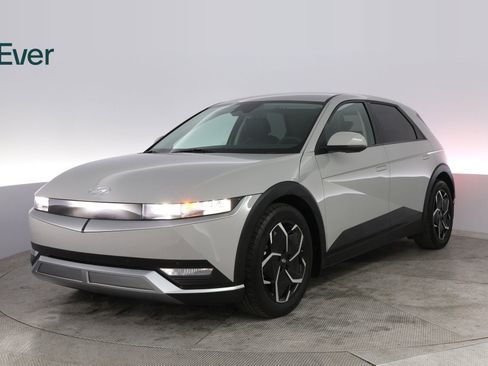 Used 2023 Hyundai Ioniq 5 SEL image 2