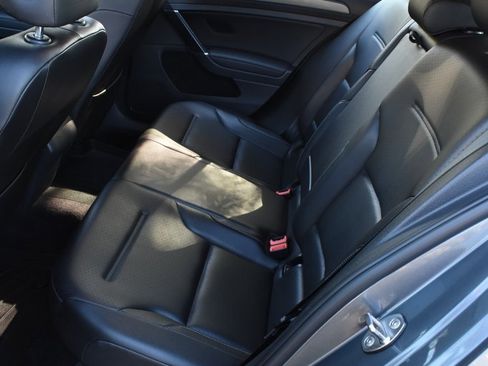 Used 2021 Volkswagen Golf 4-Door image 20