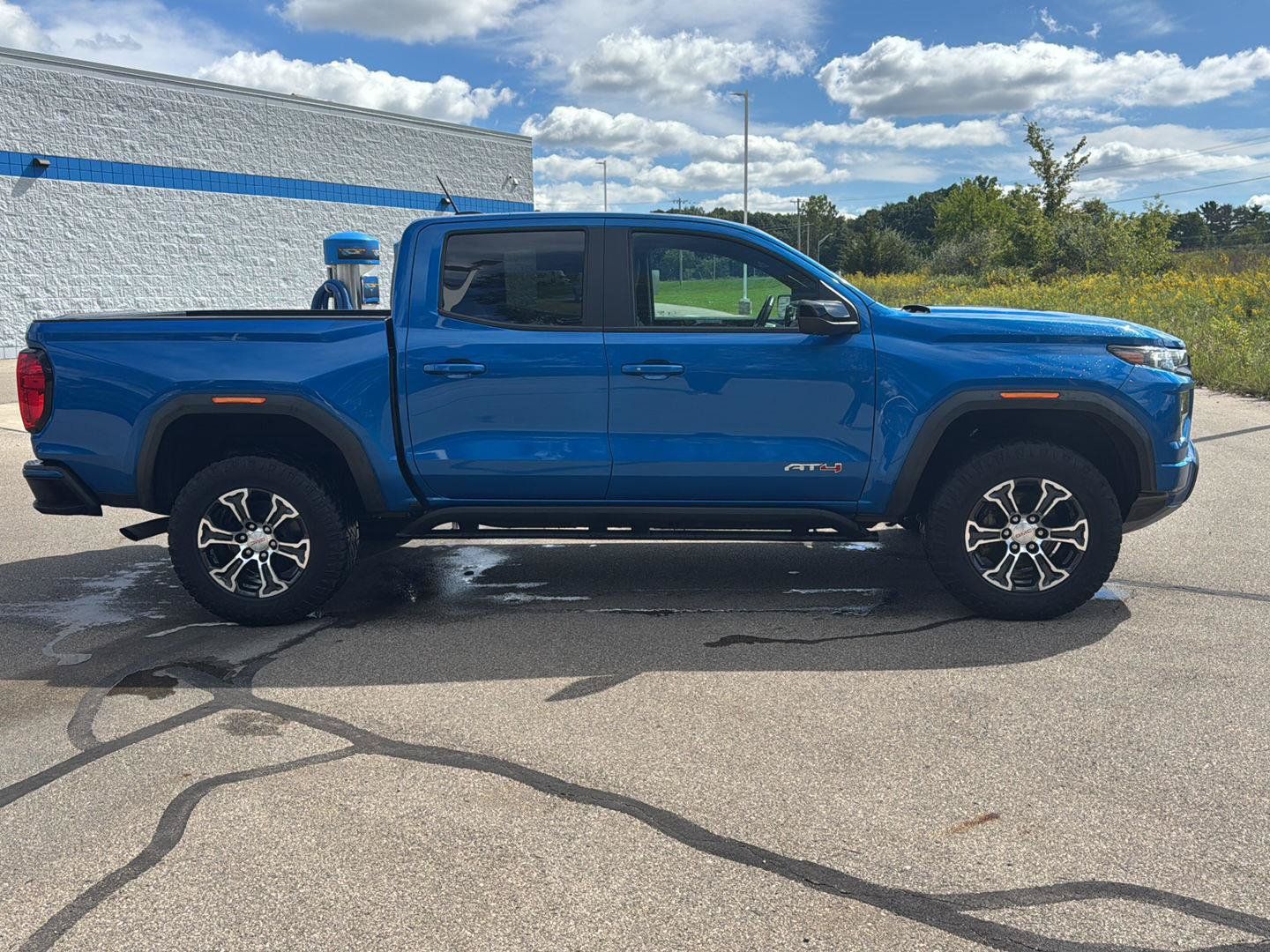 Used 2023 GMC Canyon AT4 w/ AT4 Premium Package AWD/4WD image 6