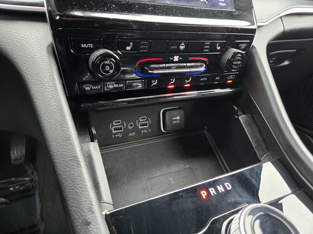Used 2025 Jeep Grand Cherokee 4WD image 10