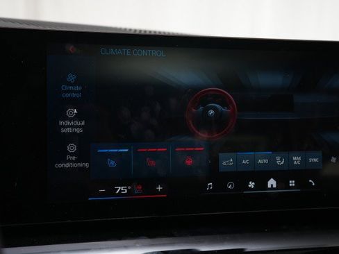 Used 2025 BMW M5 w/ Executive Package image 45