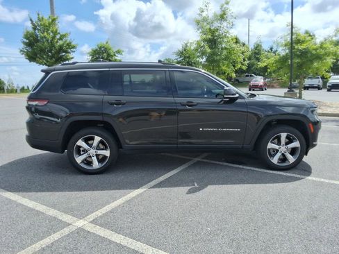 Used 2022 Jeep Grand Cherokee L Limited AWD/4WD image 4